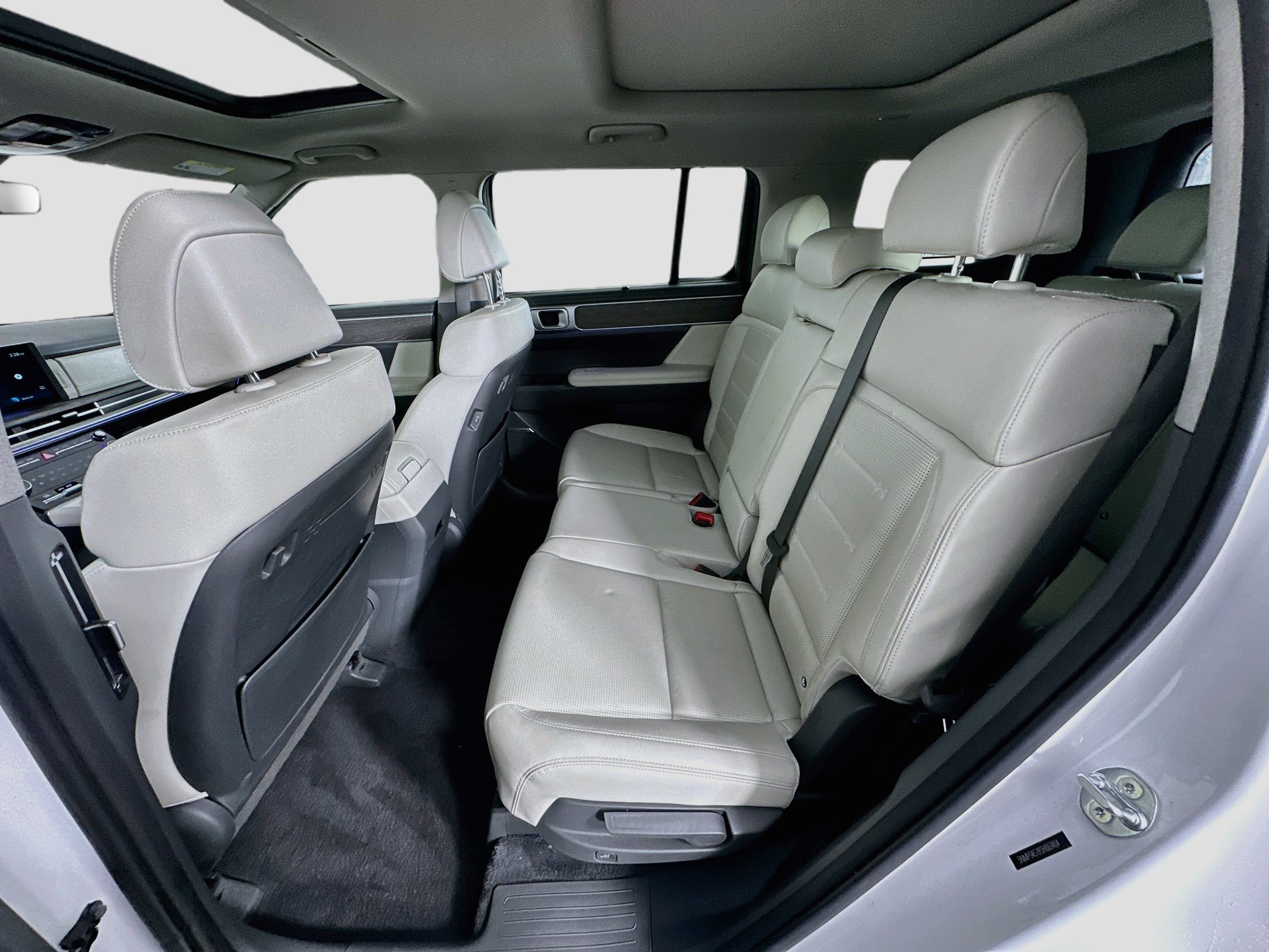 Used 2025 Hyundai Santa Fe Limited FWD image 30