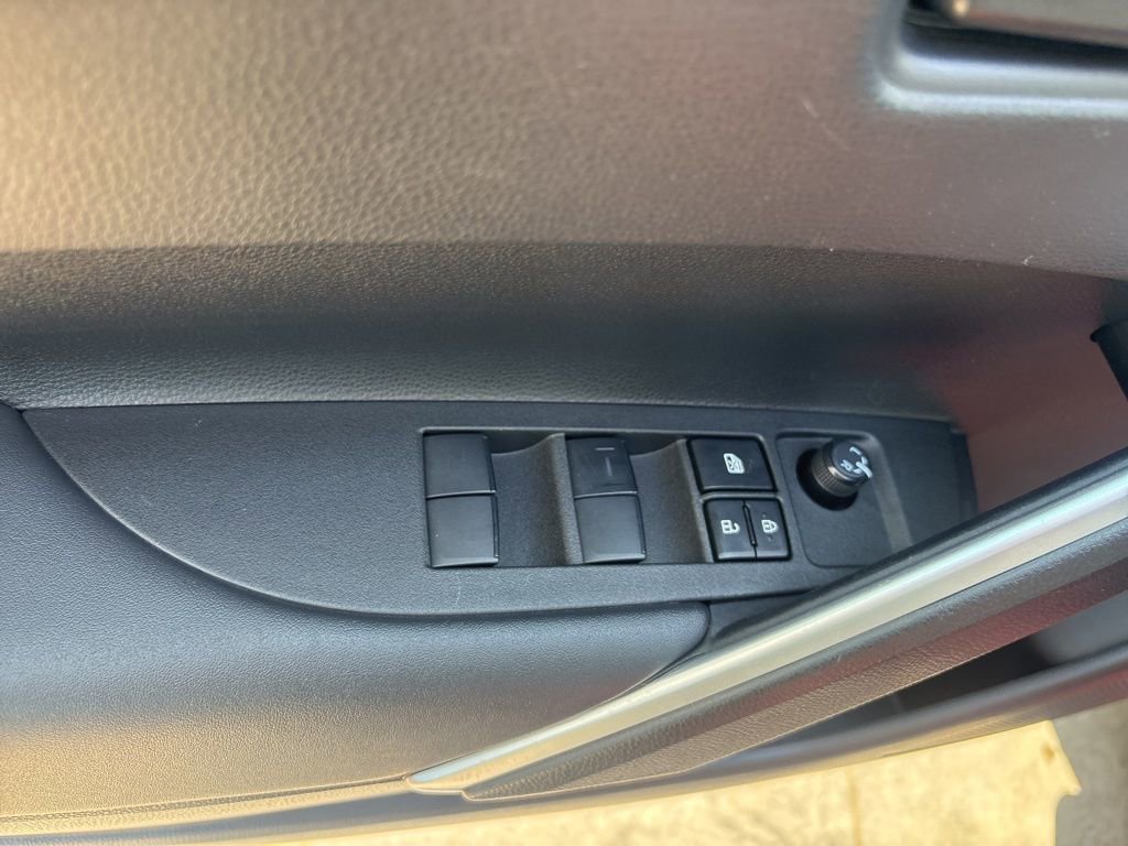 Used 2022 Toyota Corolla Cross LE FWD image 20