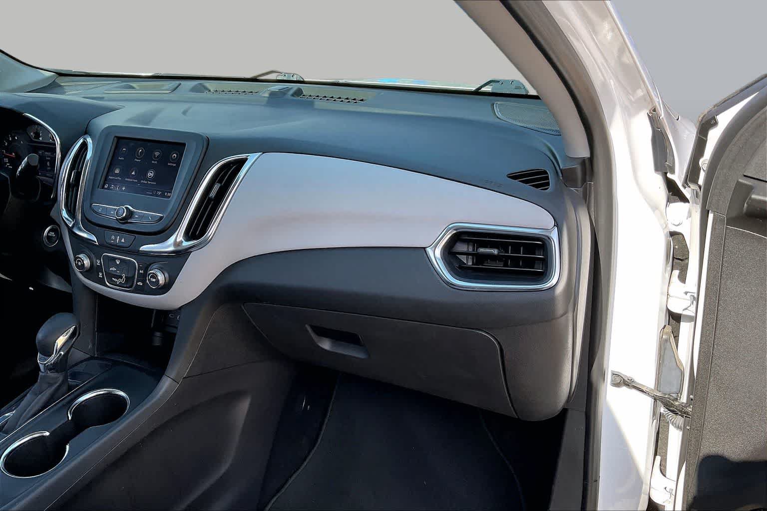 Used 2024 Chevrolet Equinox LS w/ Driver Confidence II Package FWD image 17