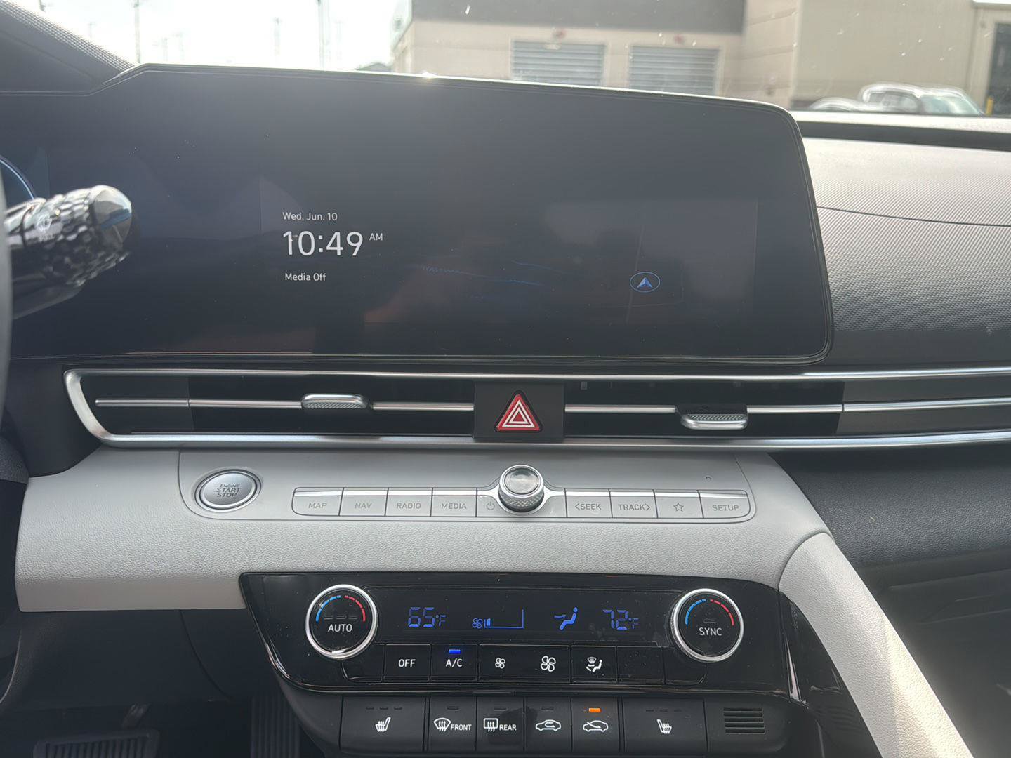 Used 2025 Hyundai Elantra Limited FWD image 11