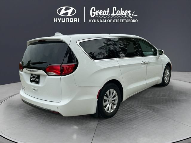 Used 2018 Chrysler Pacifica Touring Plus FWD image 5