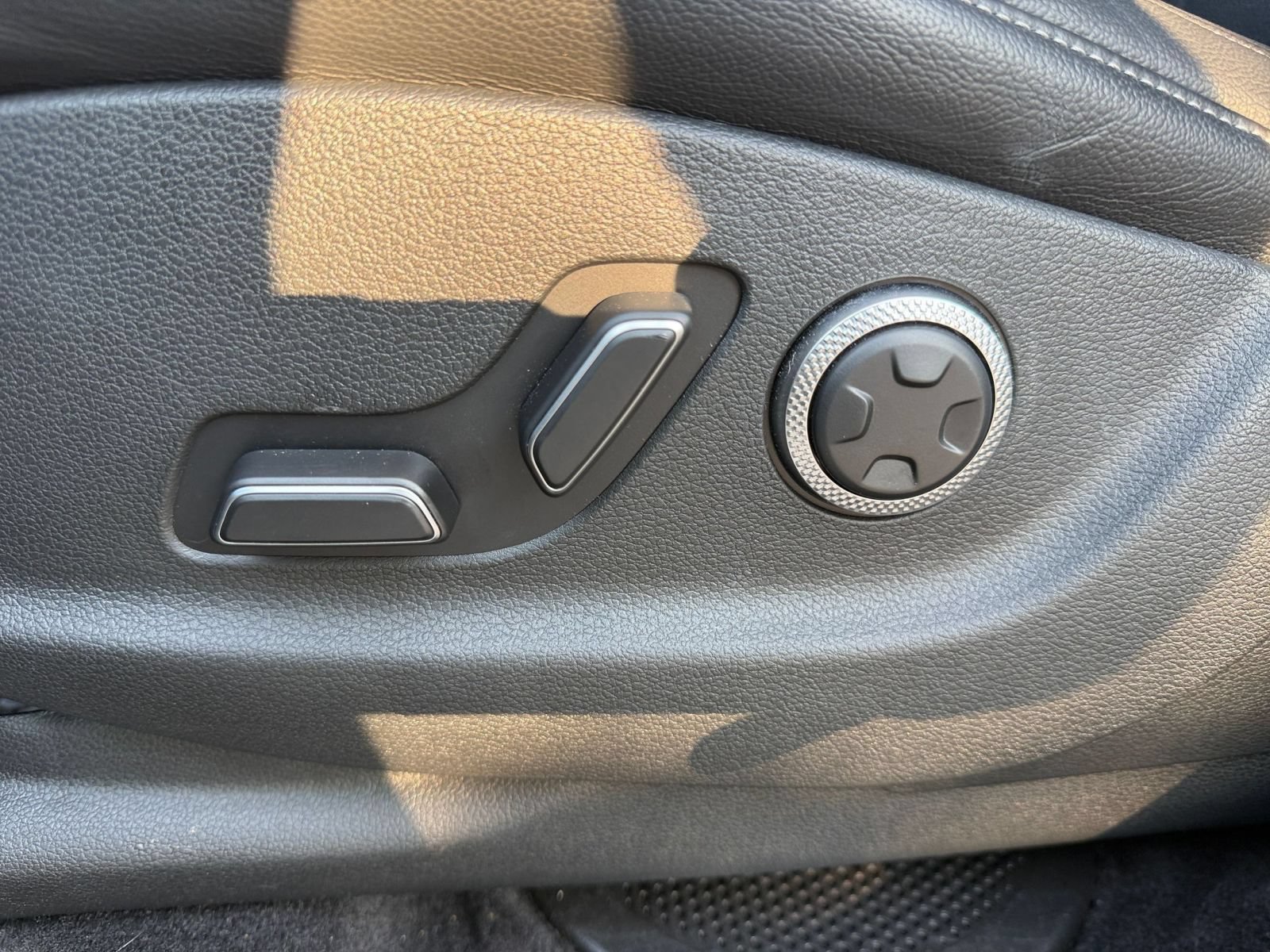 Used 2026 Genesis GV80 2.5T AWD/4WD image 24