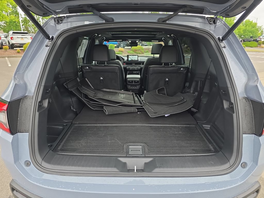 Used 2025 Honda Pilot Black Edition image 34