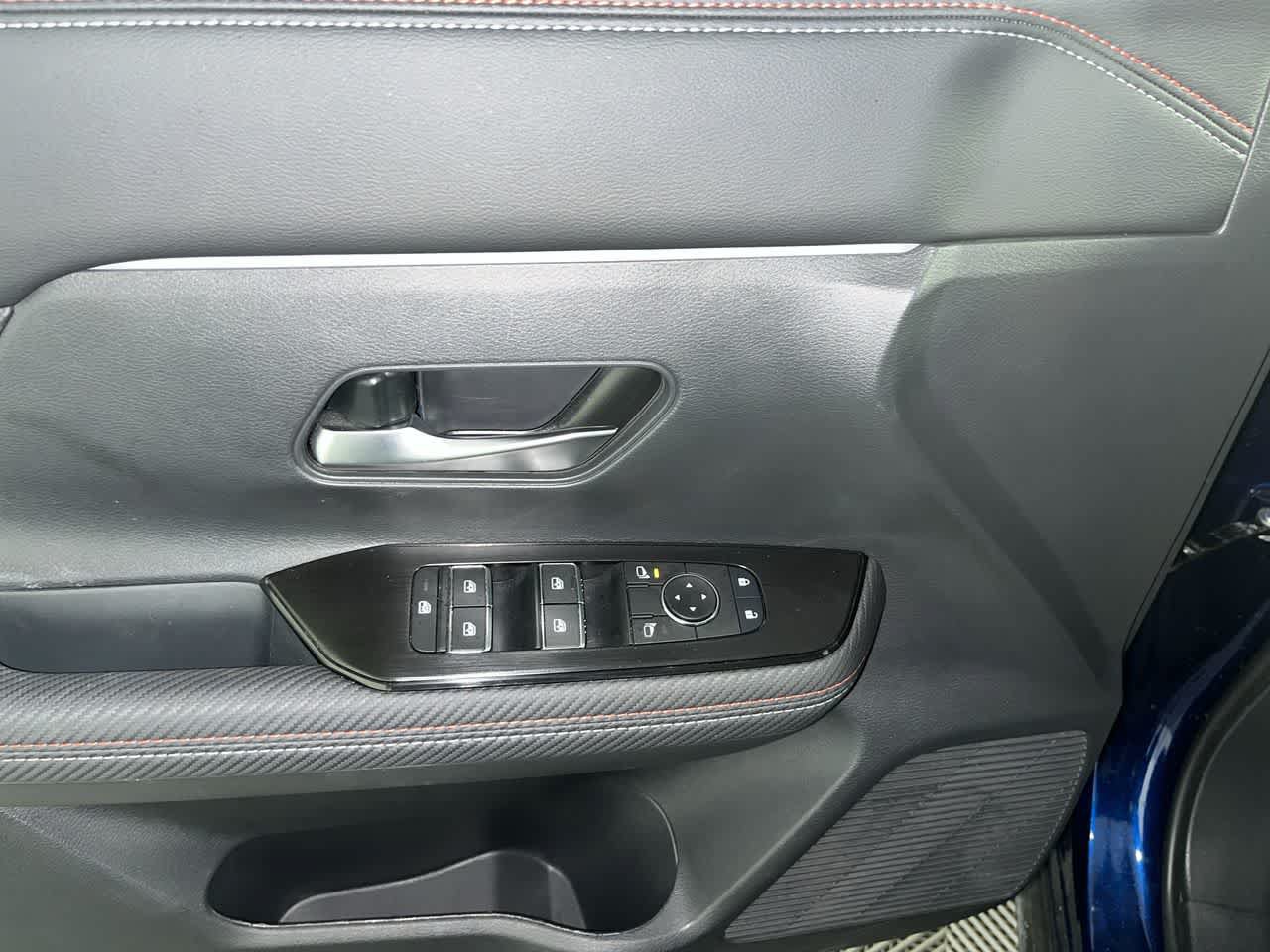 Used 2026 Nissan Kicks SR FWD image 13