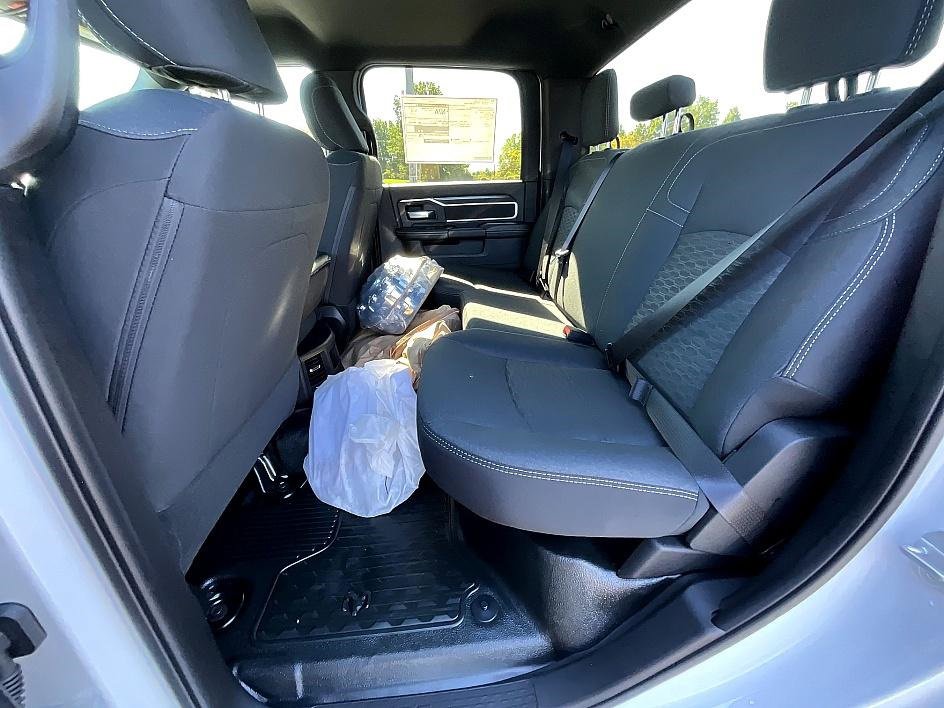 New 2026 RAM 5500 4x4 Crew Cab image 34