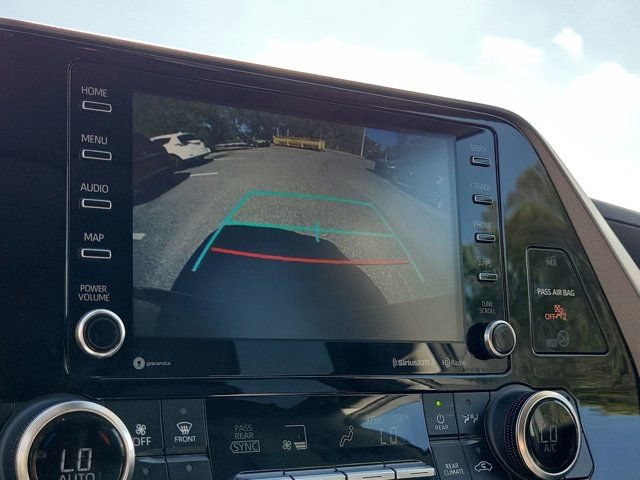 Used 2022 Toyota Highlander XLE image 27