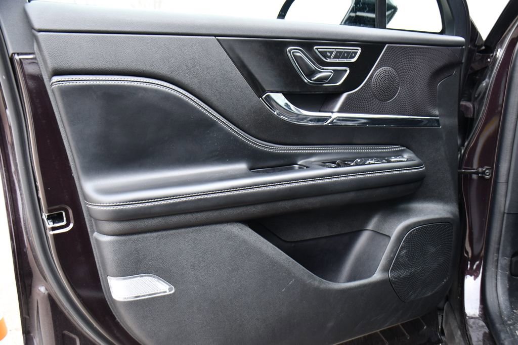 Used 2023 Lincoln Corsair AWD image 22