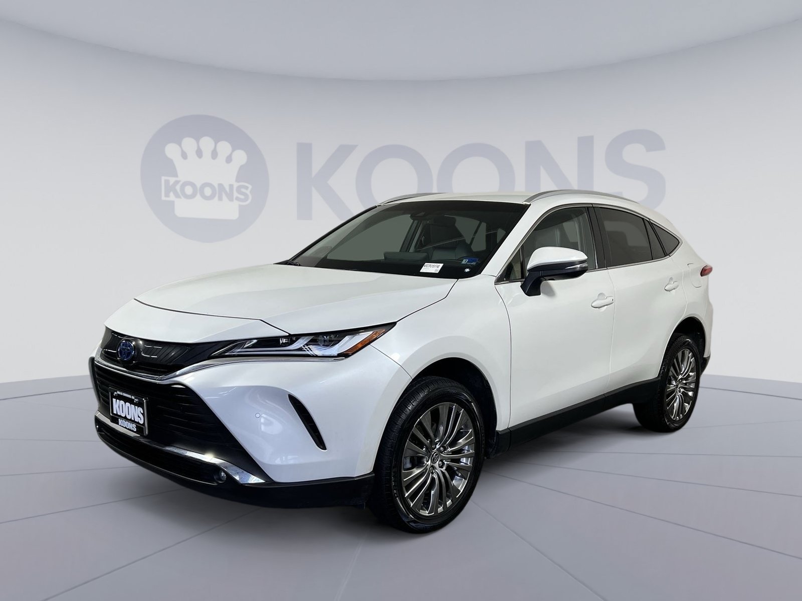 Used 2023 Toyota Venza XLE AWD/4WD image 5