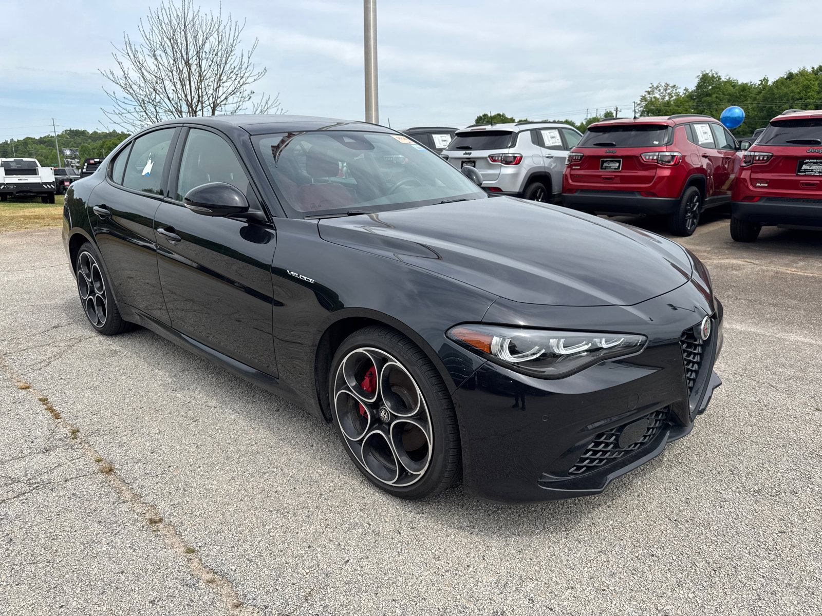 Used 2024 Alfa Romeo Giulia Veloce AWD/4WD image 3