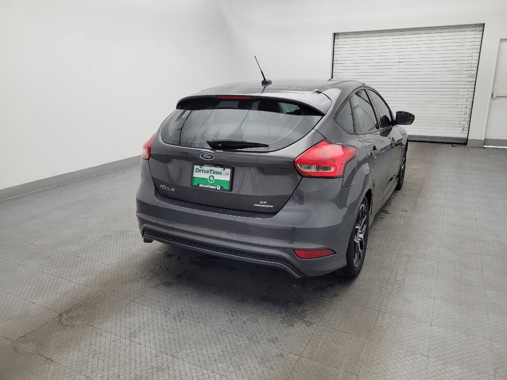 Used 2015 Ford Focus SE w/ SE Sport Package image 7