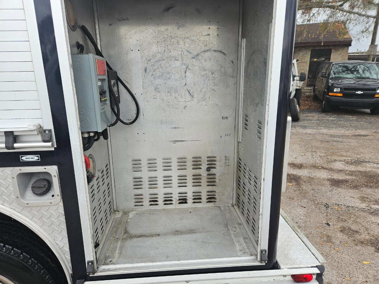 Used 2000 Ford F350 12 ft. E-One Utility Body image 33