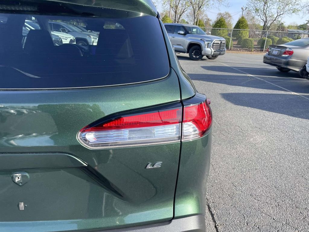 Used 2023 Toyota Corolla Cross LE w/ Moonroof Package image 18