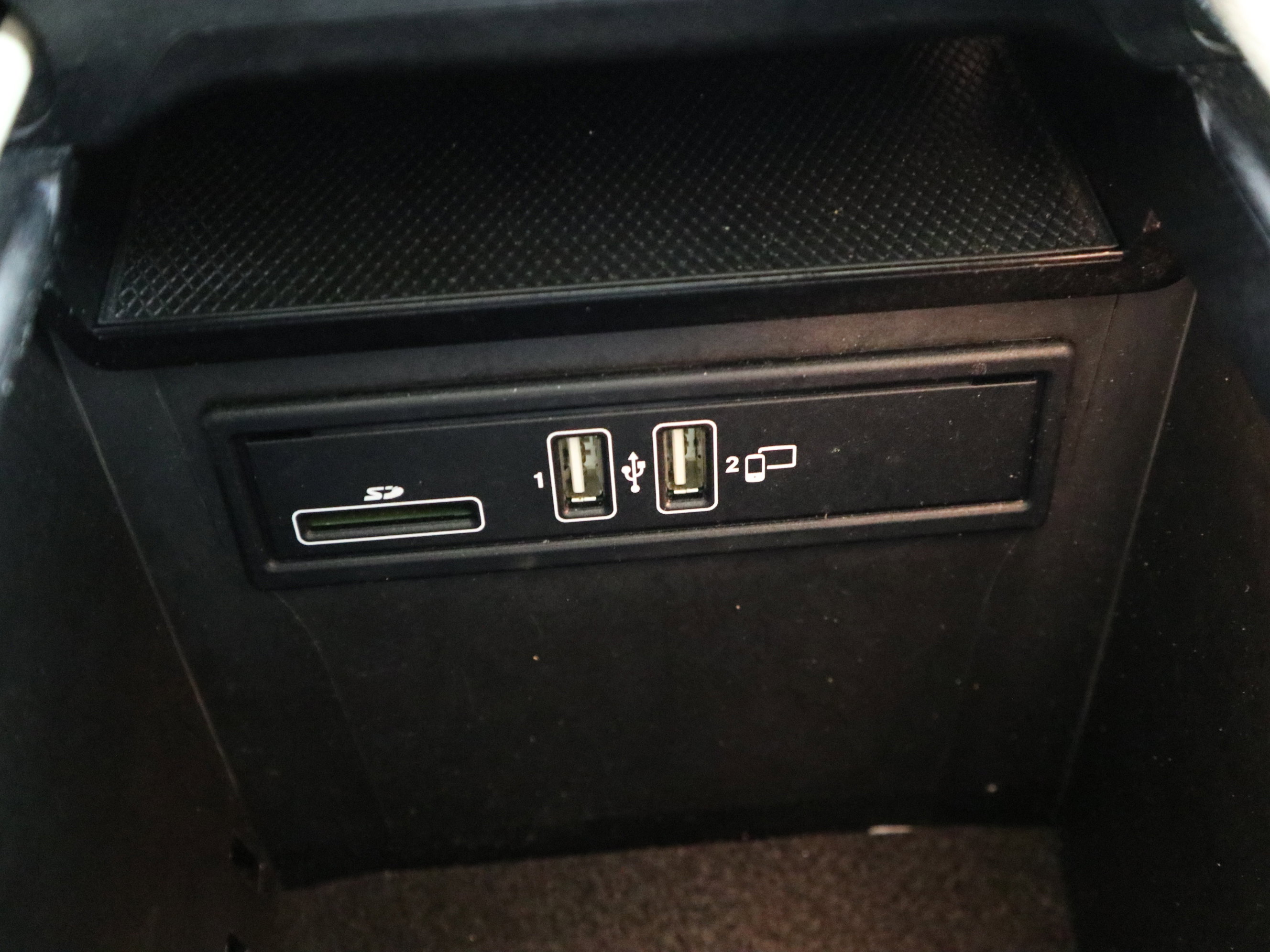 Used 2019 Mercedes-Benz GLC 300 w/ Premium Package image 32