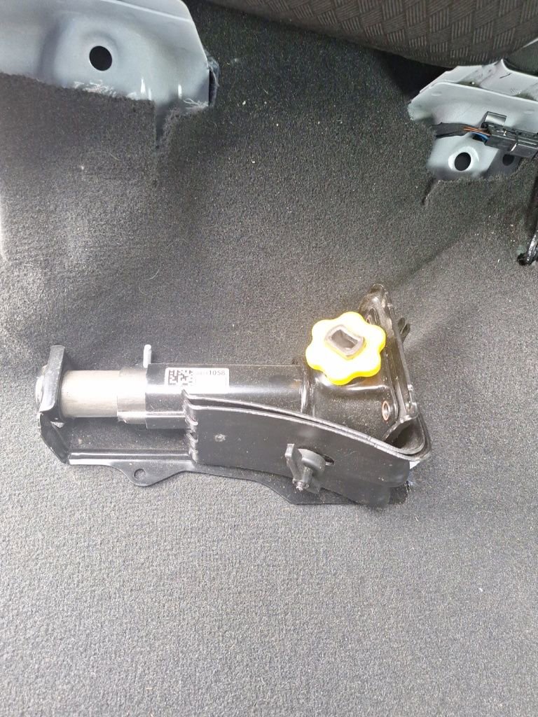 Used 2025 Chevrolet Silverado 1500 LT image 27