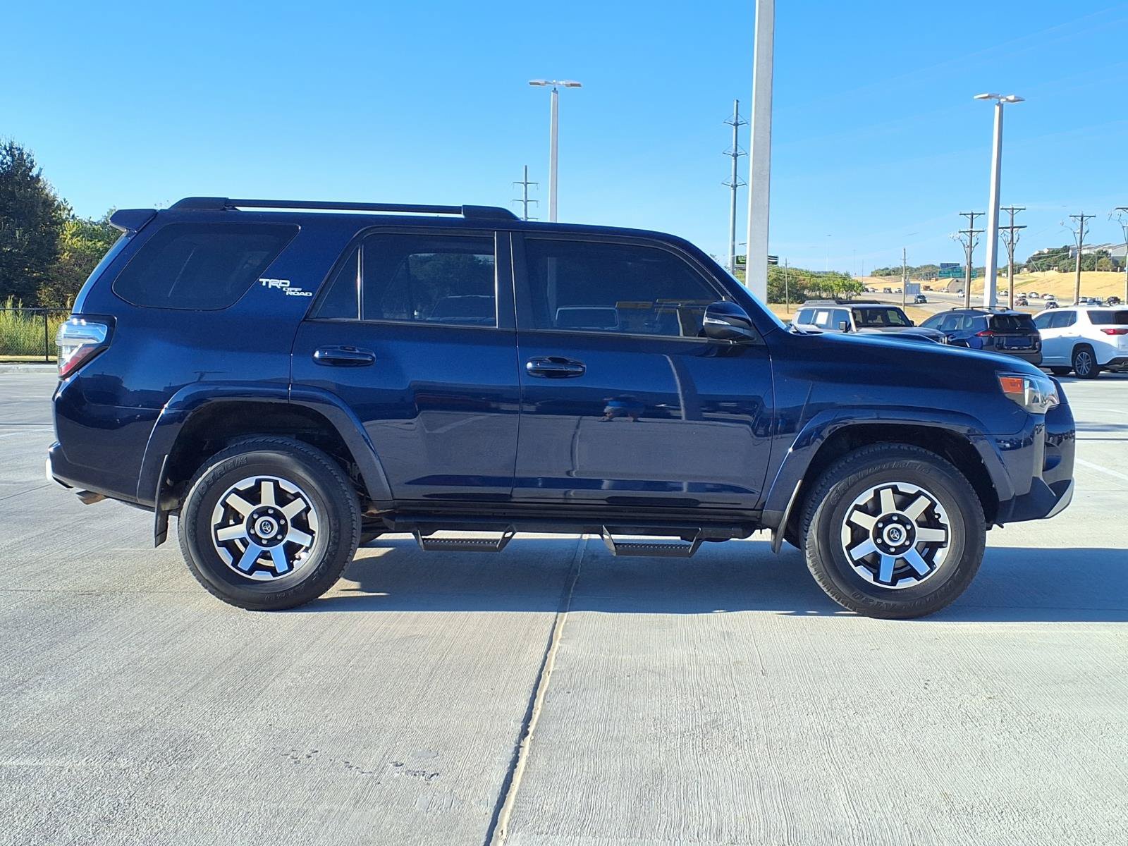 Used 2022 Toyota 4Runner TRD Off-Road Premium w/ Moonroof Package AWD/4WD image 10