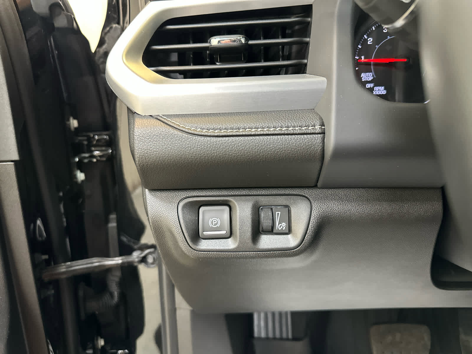 Used 2023 GMC Acadia SLT w/ Preferred Package AWD/4WD image 30