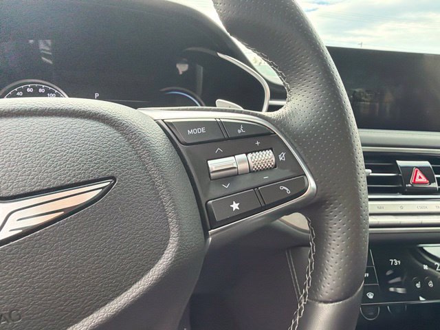 Used 2025 Genesis G70 2.5T AWD/4WD image 23