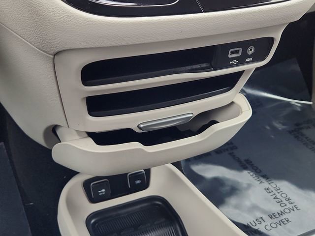 Used 2018 Chrysler Pacifica Touring Plus image 42