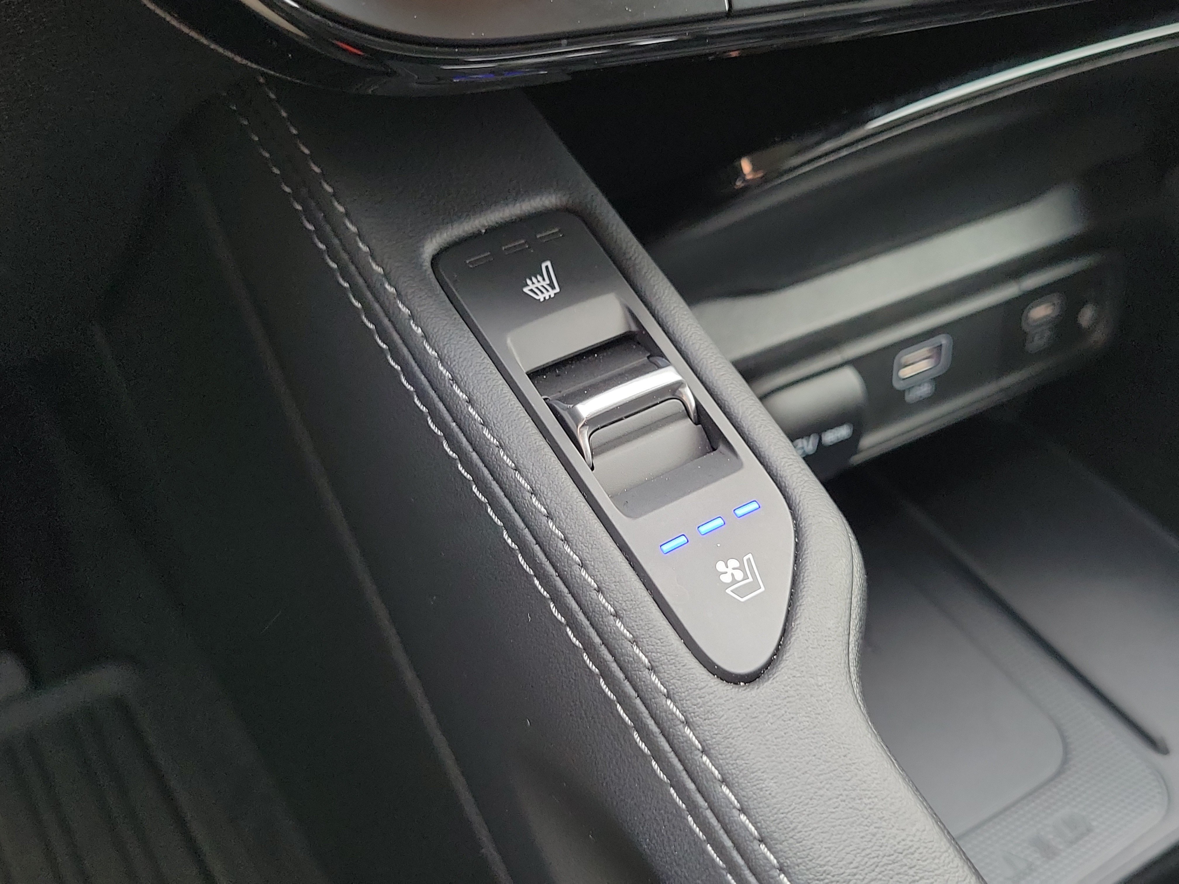 Certified 2025 Kia Telluride EX FWD image 35