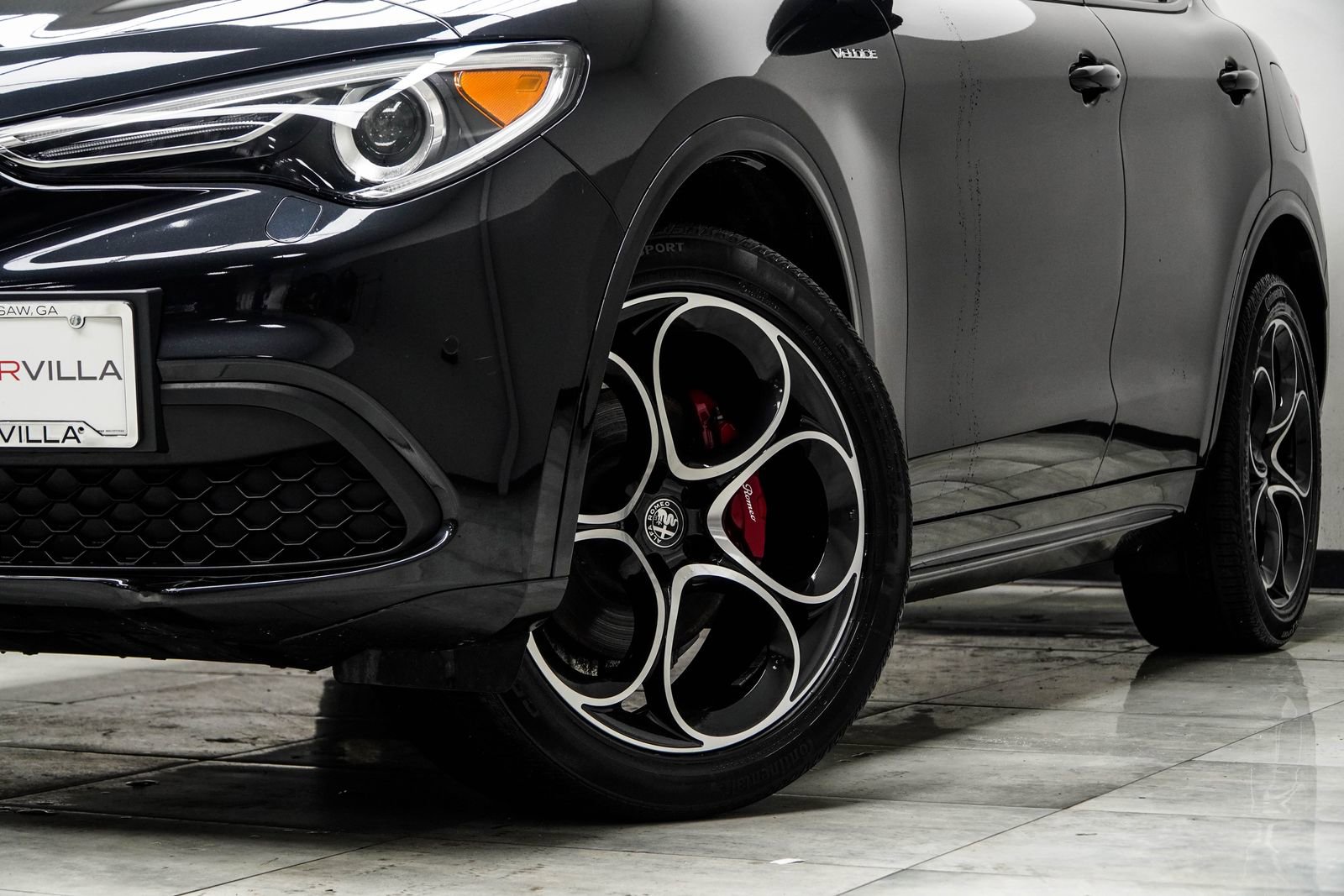 Used 2023 Alfa Romeo Stelvio Veloce image 3