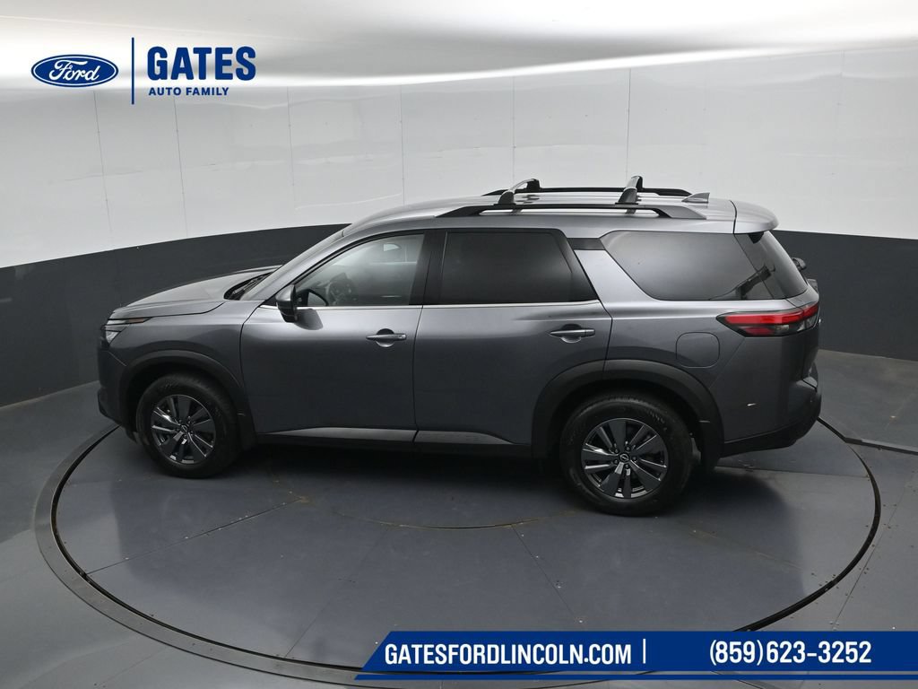 Used 2025 Nissan Pathfinder SV AWD/4WD image 52