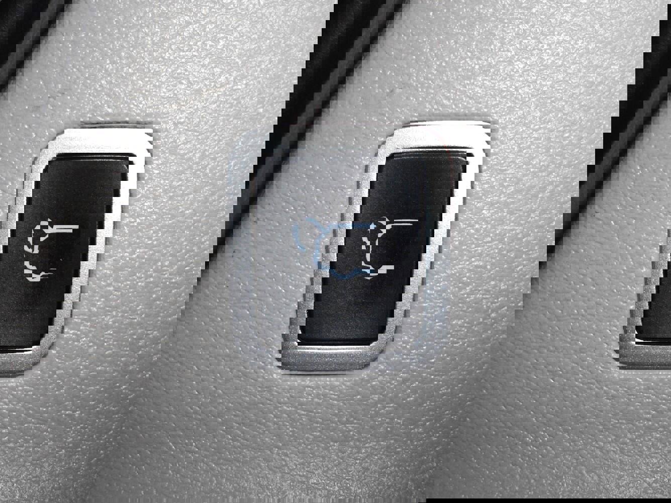 Certified 2024 Chrysler Pacifica Touring-L image 19