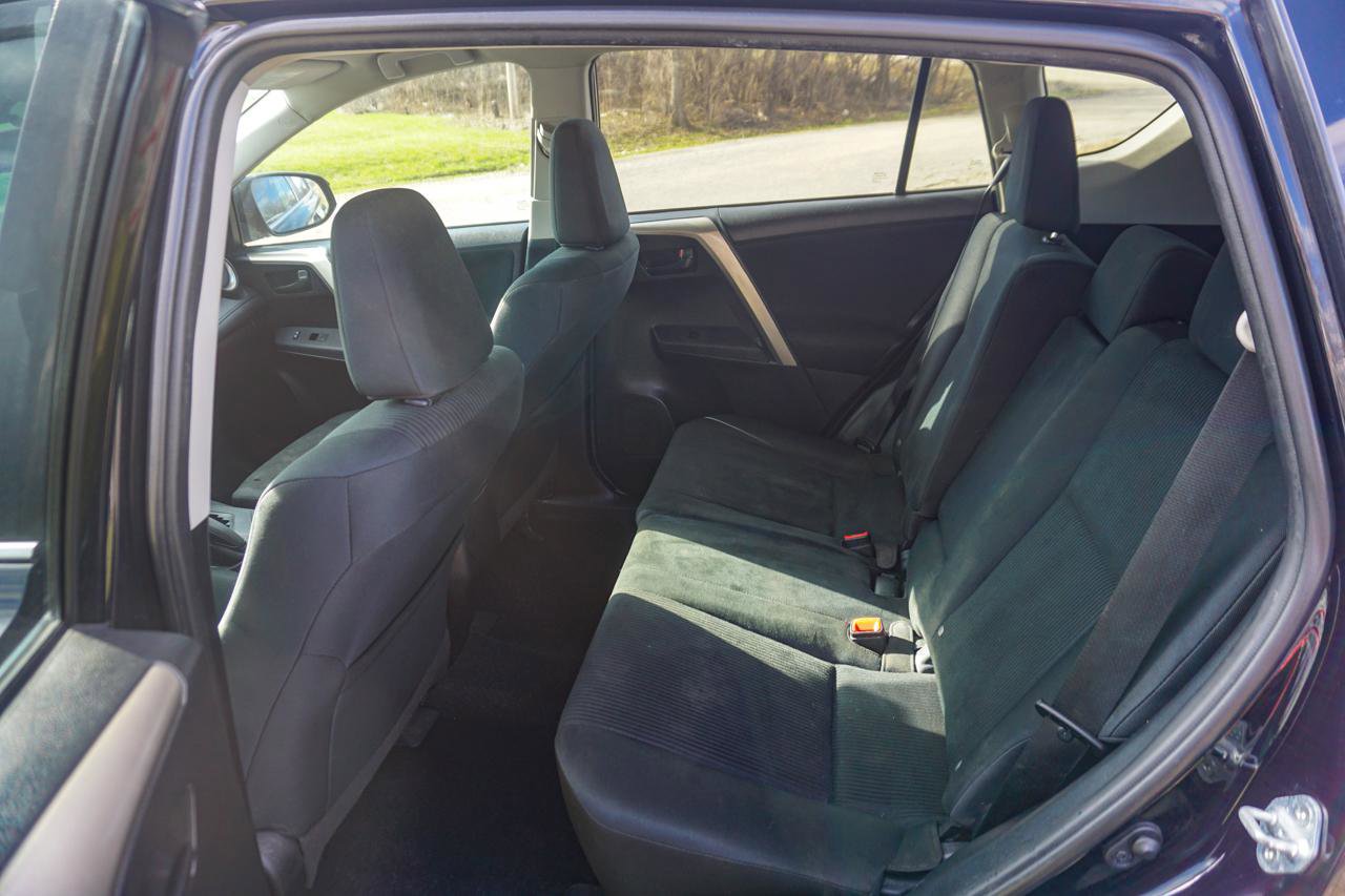 Used 2015 Toyota RAV4 LE image 16