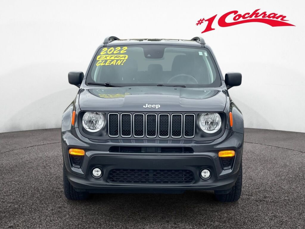 Used 2022 Jeep Renegade Latitude image 2