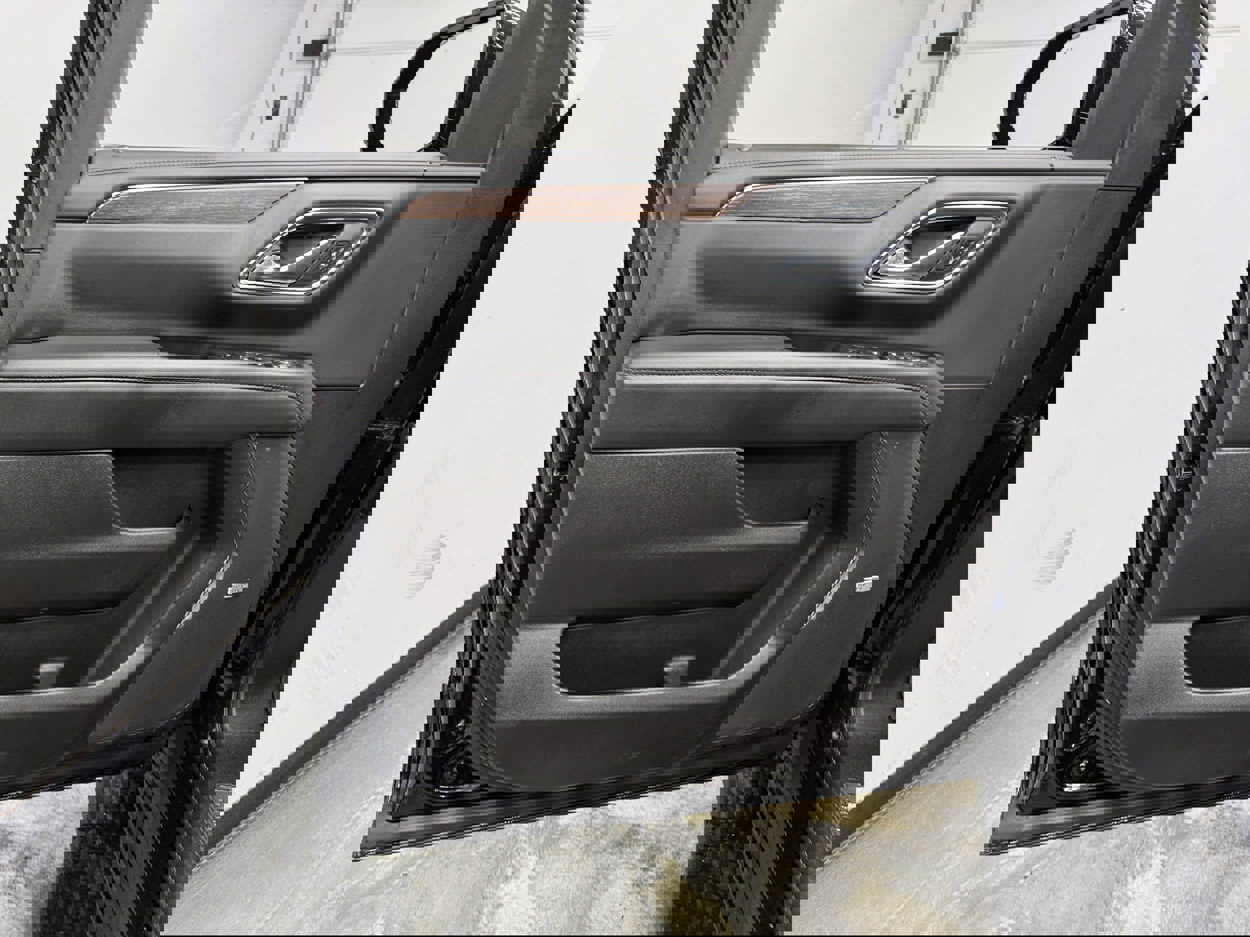 Used 2021 Chevrolet Tahoe High Country w/ Premium Package AWD/4WD image 10