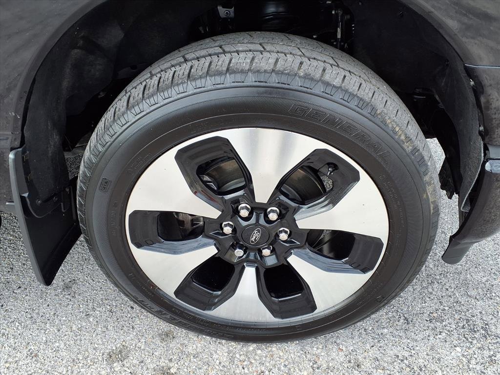 Used 2024 Ford F150 Lightning Platinum image 9