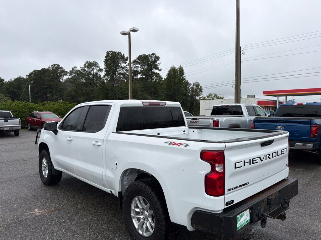 Used 2022 Chevrolet Silverado 1500 LT w/ LPO, Dark Essentials Package AWD/4WD image 4