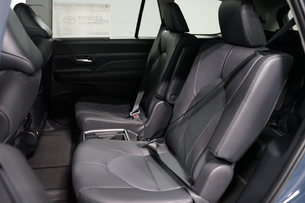 New 2026 Toyota Grand Highlander FWD image 30