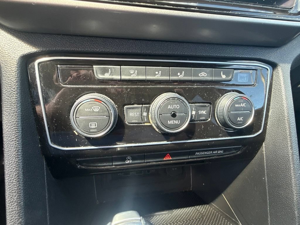 Used 2021 Volkswagen Atlas SEL AWD/4WD image 16