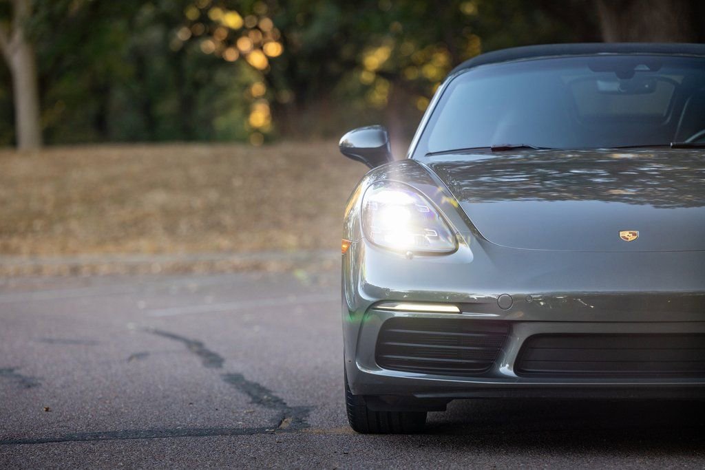 Used 2021 Porsche 718 Boxster Base w/ Premium Package image 19