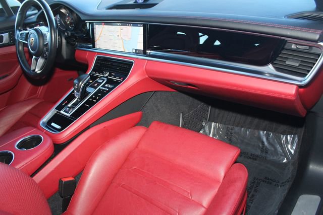 Used 2018 Porsche Panamera 4 image 28
