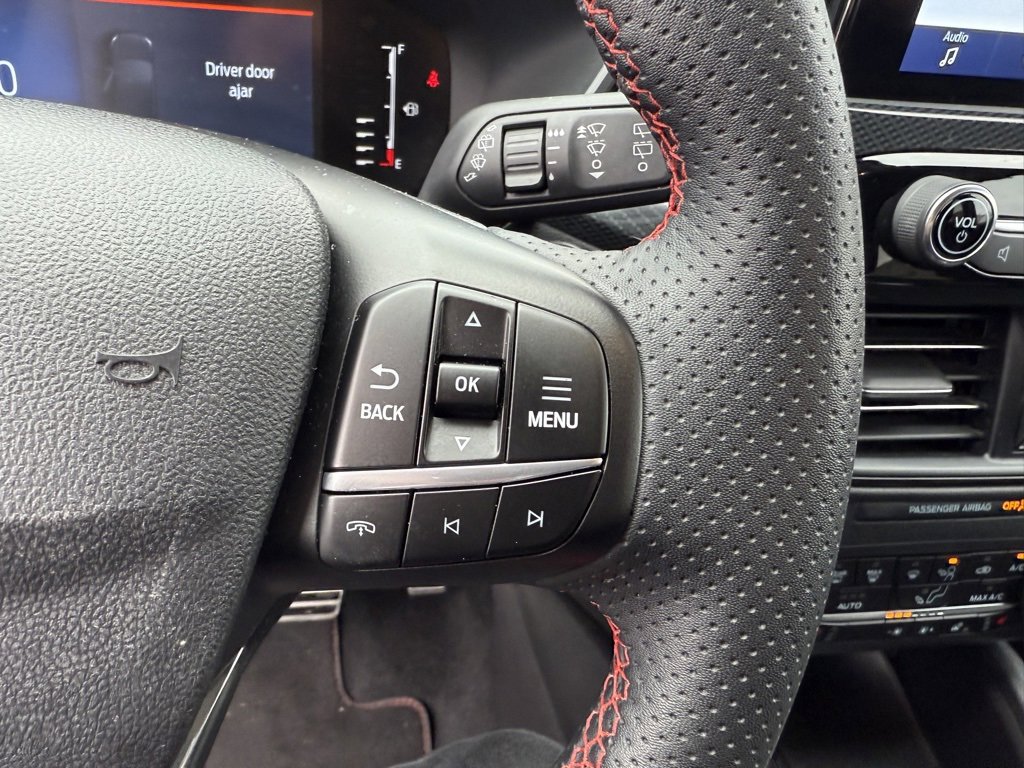 Used 2023 Ford Escape ST-Line image 31