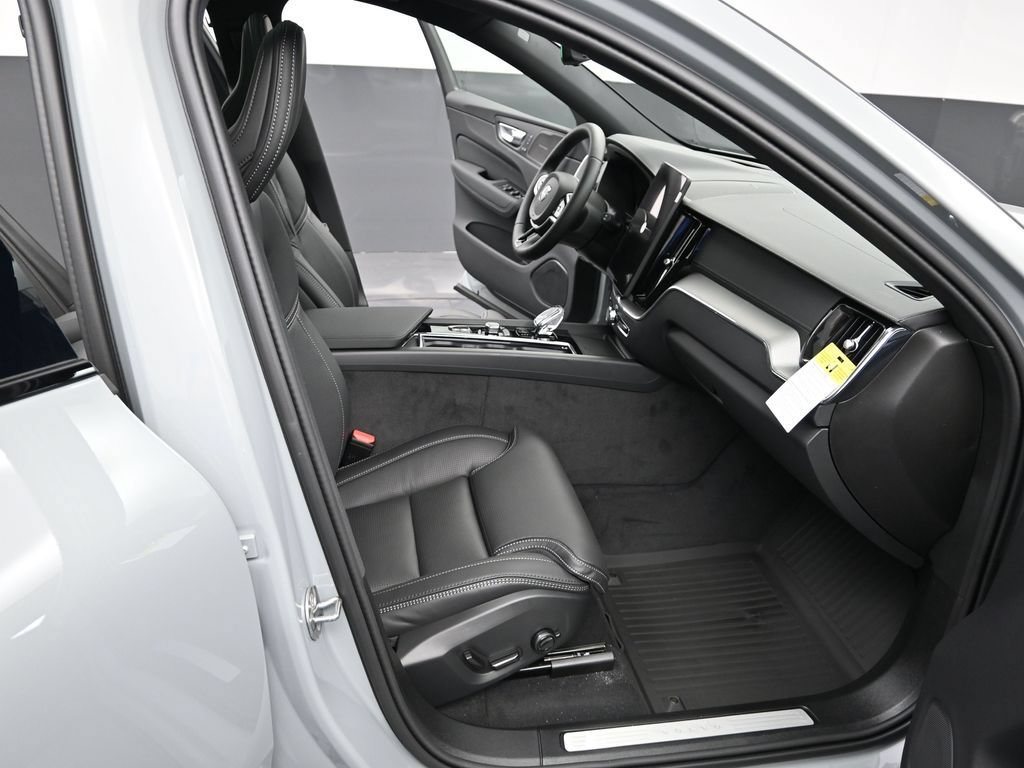 New 2026 Volvo XC60 B5 Ultra w/ Climate Package AWD/4WD image 18