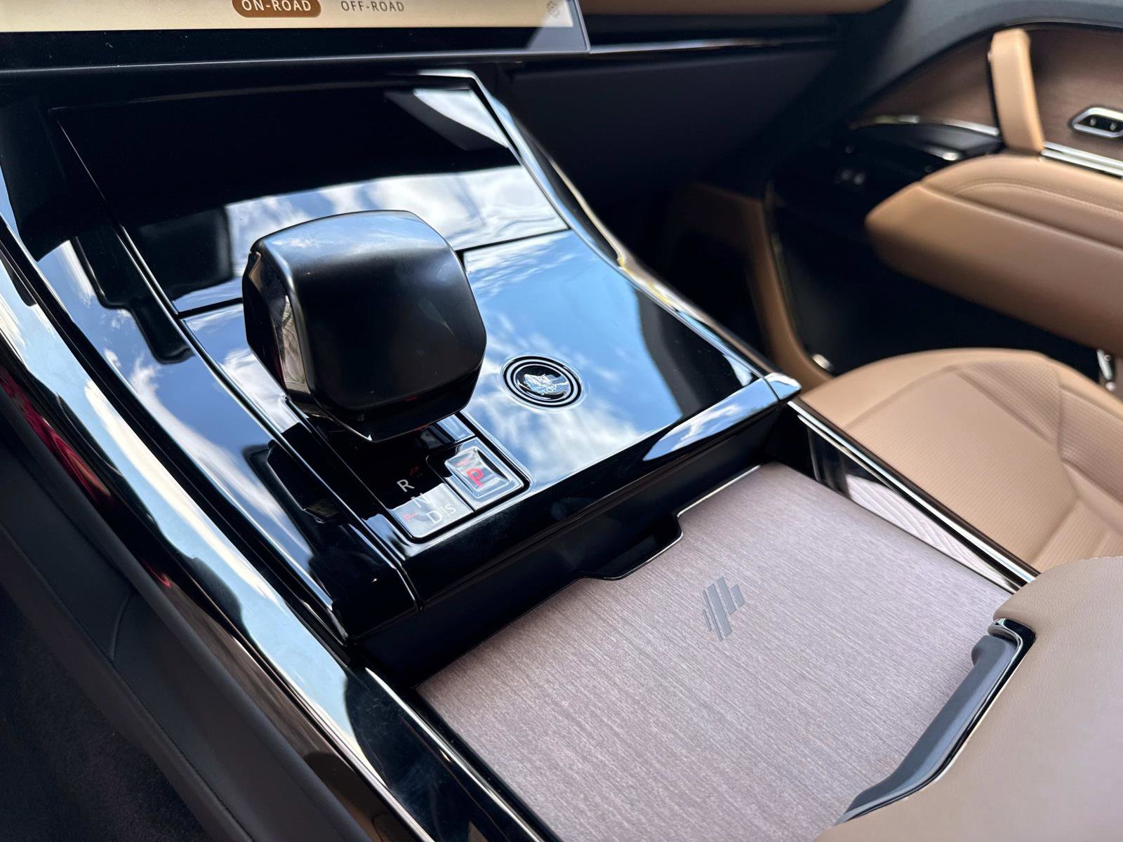 New 2025 Land Rover Range Rover Sport SV Edition Two image 24