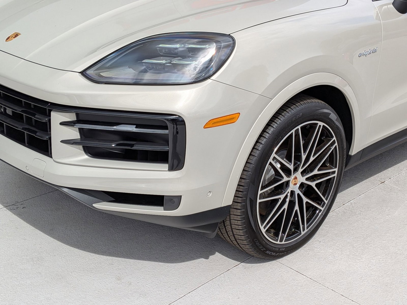 Used 2026 Porsche Cayenne E-Hybrid image 12