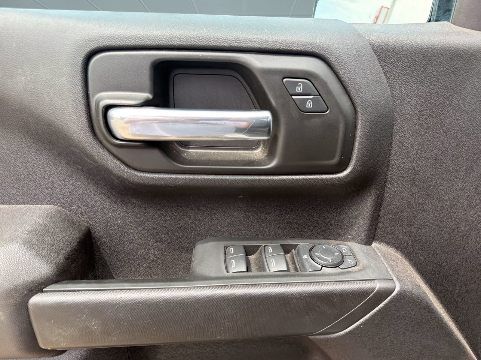 Used 2024 Chevrolet Silverado 1500 Custom Trail Boss w/ LPO, Dark Essentials Package AWD/4WD image 15
