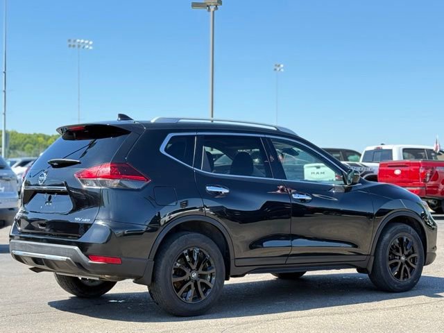 Used 2019 Nissan Rogue SV AWD/4WD image 40