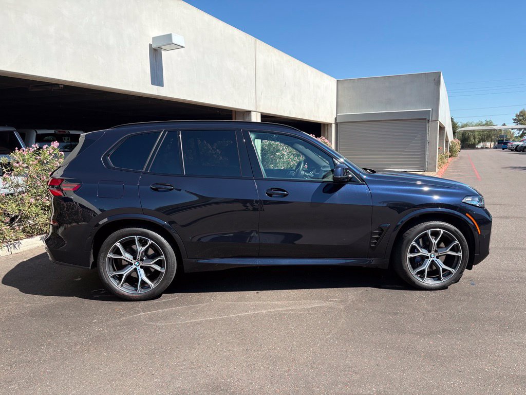 Used 2024 BMW X5 sDrive40i w/ M Sport Package RWD image 4