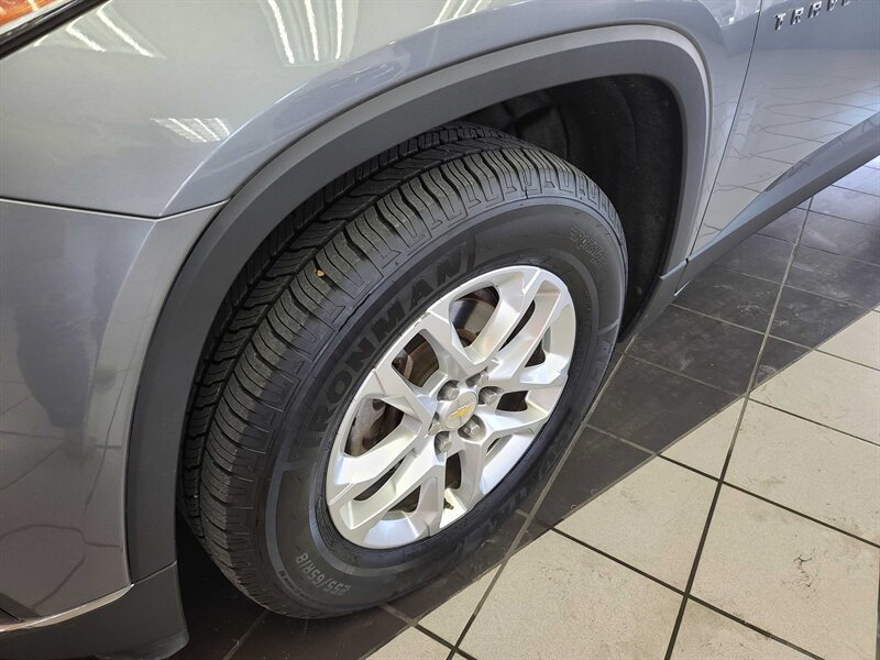 Used 2020 Chevrolet Traverse LT FWD image 41