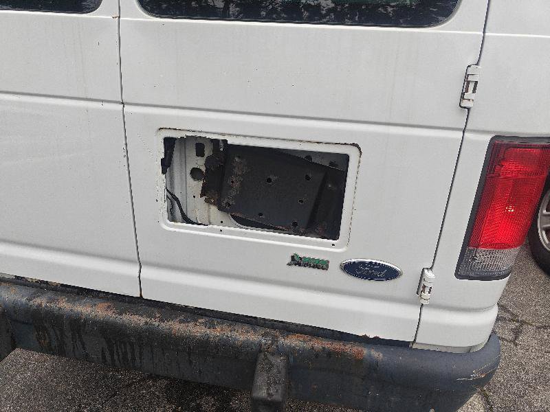 Used 2013 Ford E-250 and Econoline 250 w/ PWR Group image 11