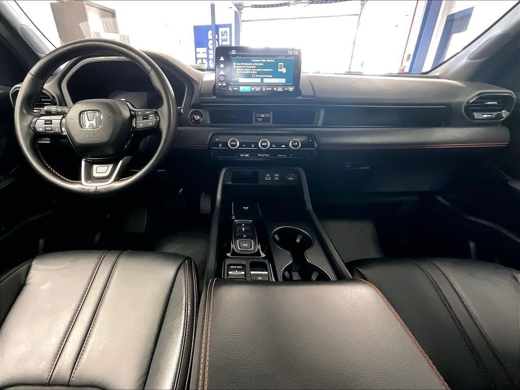 Used 2025 Honda Pilot TrailSport image 22