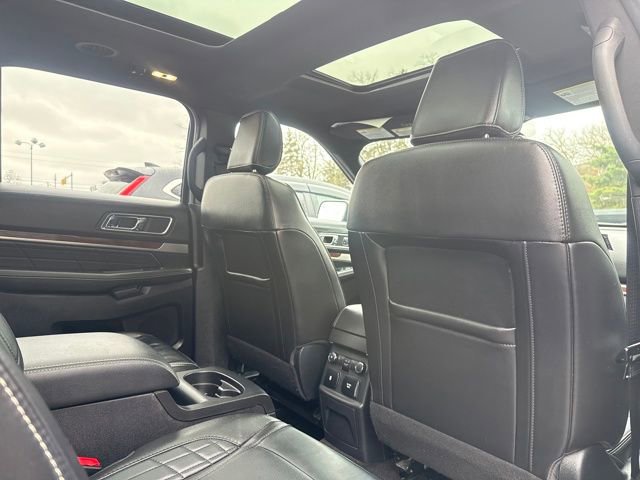 Used 2018 Ford Explorer Platinum AWD/4WD image 34