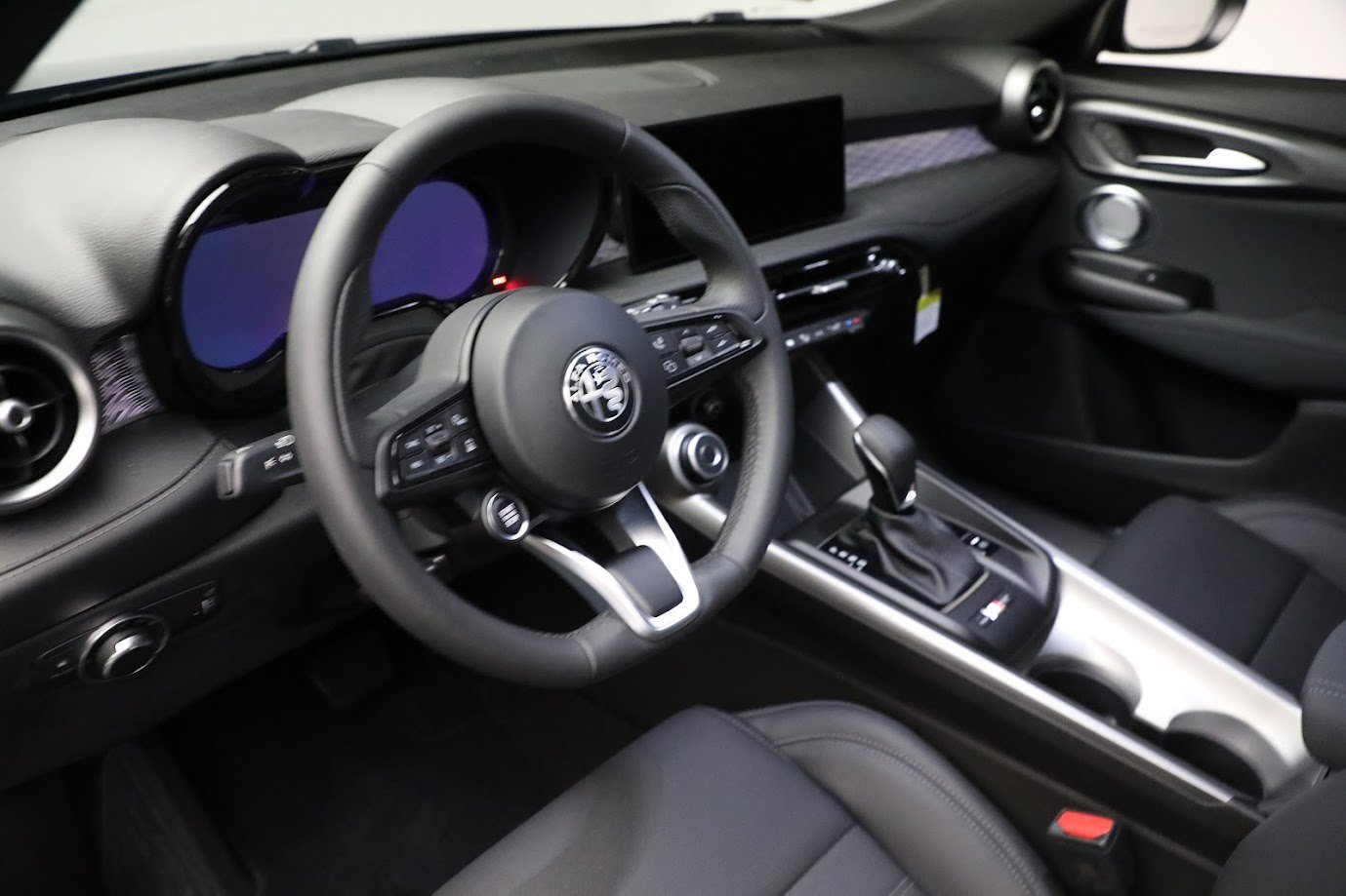 Used 2024 Alfa Romeo Tonale Ti AWD/4WD image 32