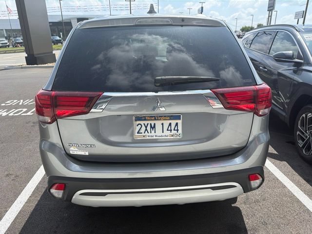 Used 2020 Mitsubishi Outlander SE AWD/4WD image 15