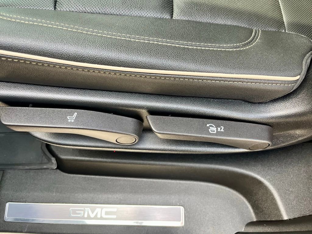 Certified 2023 GMC Yukon XL SLT image 26