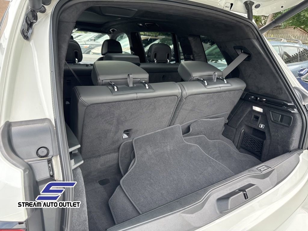 Used 2024 BMW X7 xDrive40i w/ M Sport Package image 34